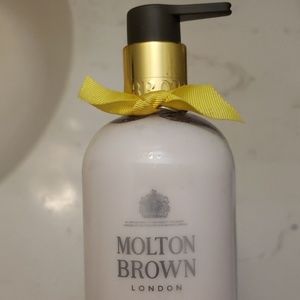 Comice Pear and Wild Honey Lotion